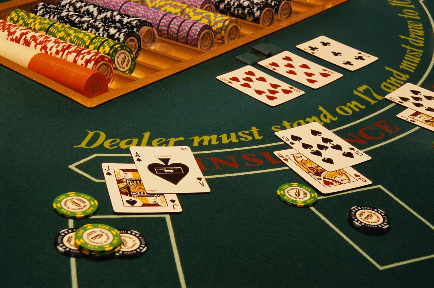 How to choose a website to play online games such as Blackjack?