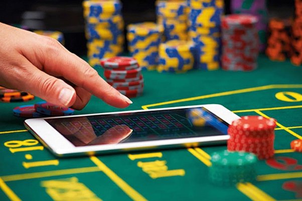 How to earn more by playing online casinos?